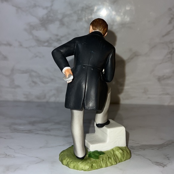 Frankly my Dear, You Deserve This! Rhett Butler Gone w/ The Wind Avon VTG Figure - Picture 4 of 8
